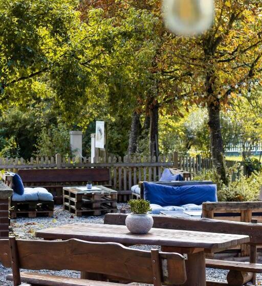 Отель Schmiedhubers