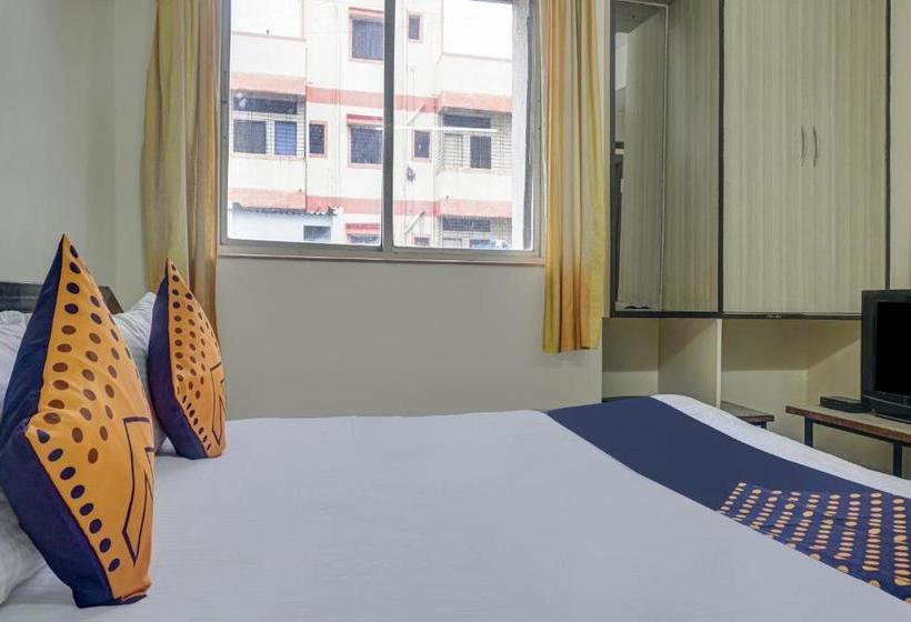 ホテル Spot On 74569 Siddhi Lodge