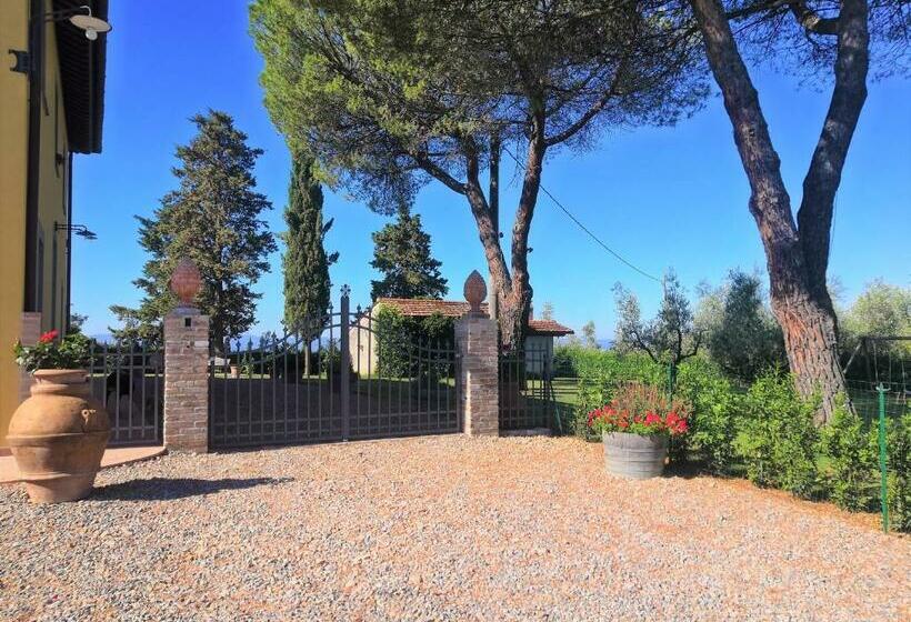 هتل Tenuta Barbadoro Agriturismo Apartment