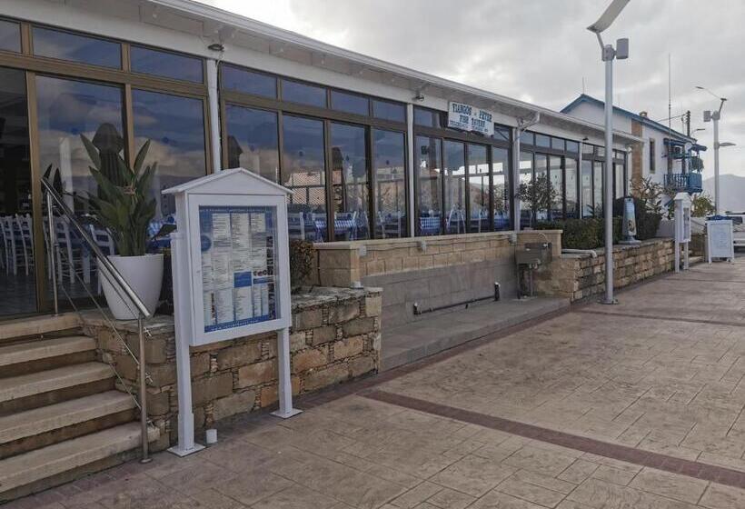 בית מלון כפרי Y & P Latchi