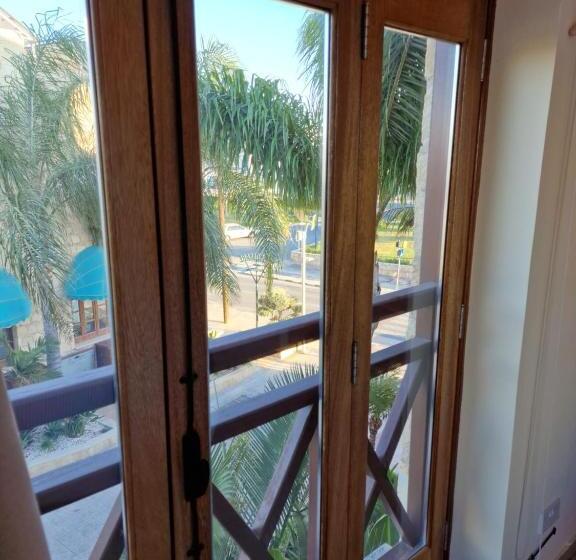 בית מלון כפרי Y & P Latchi