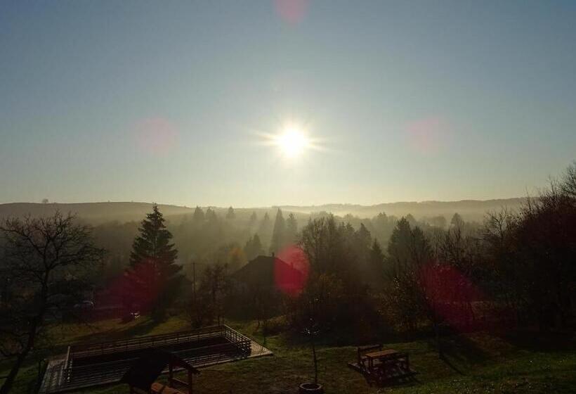 Kisrejtek Apartmanház