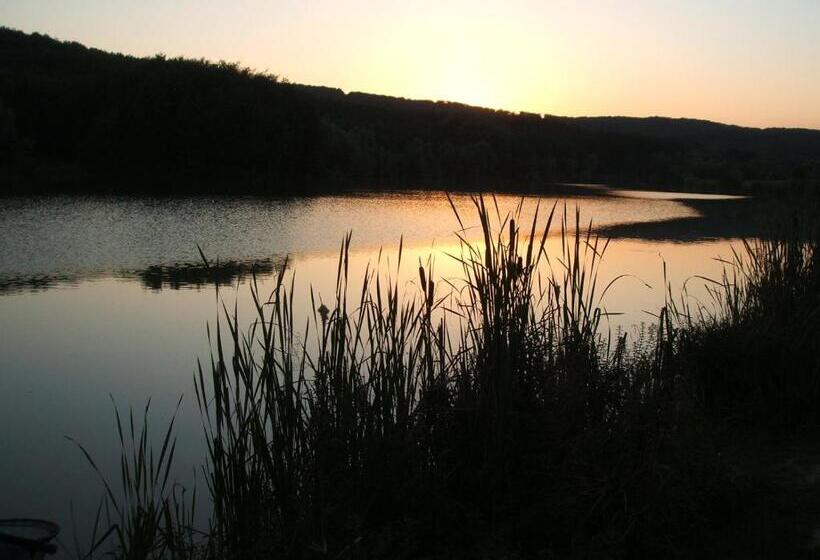 Kisrejtek Apartmanház