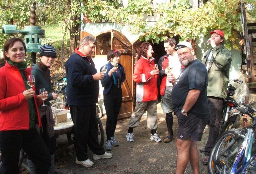 Kisrejtek Apartmanház