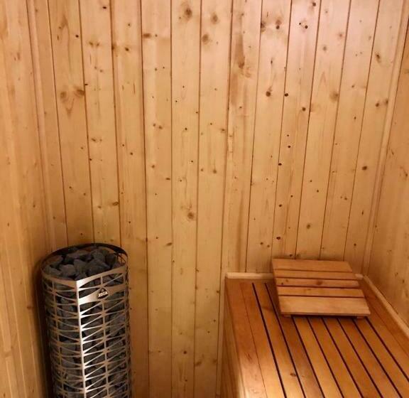 Maxmillian Pension & Restaurant