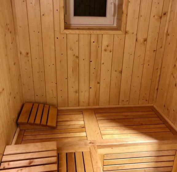 Maxmillian Pension & Restaurant