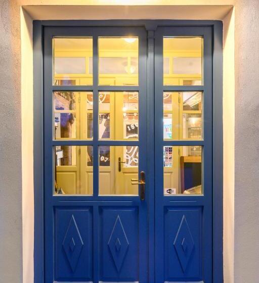 Maxmillian Pension & Restaurant