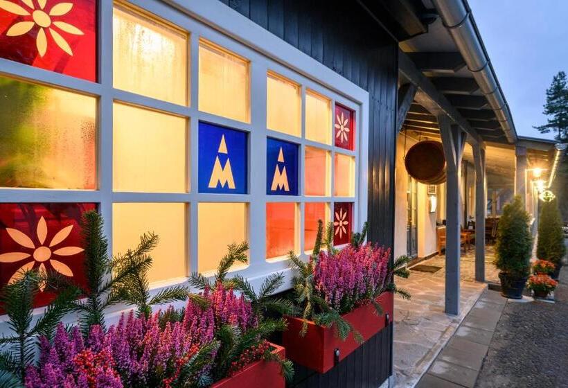 Maxmillian Pension & Restaurant