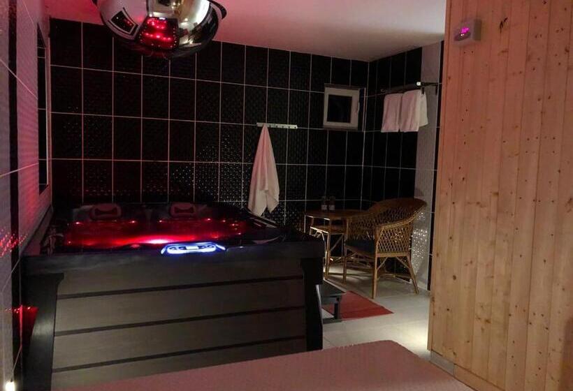 Maxmillian Pension & Restaurant