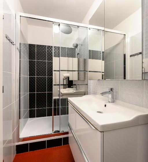 Maxmillian Pension & Restaurant