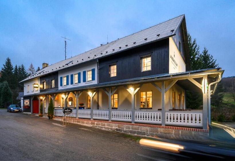 Maxmillian Pension & Restaurant