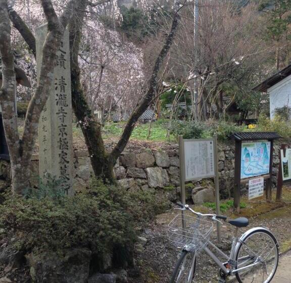 펜션 ゲストハウス メグルヤ 中山道柏原宿