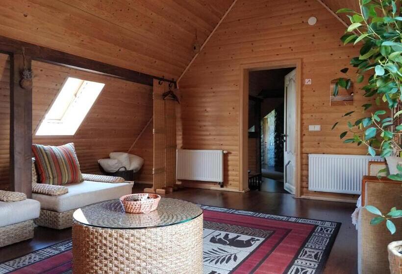 پانسیون садиба градний узвіз