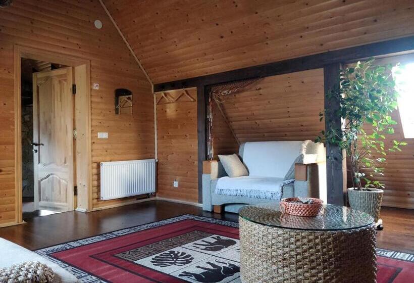 پانسیون садиба градний узвіз