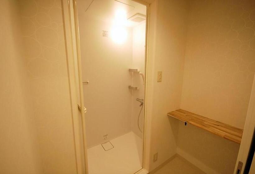 بنسيون 西条ゲストハウス八反