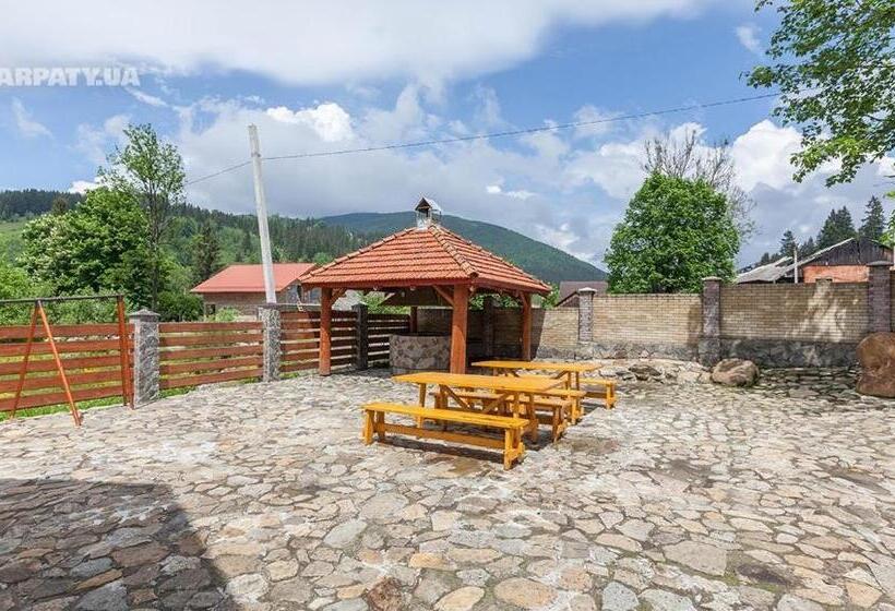 پانسیون під каштаном