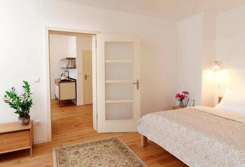 ペンション Bonviván Apartments