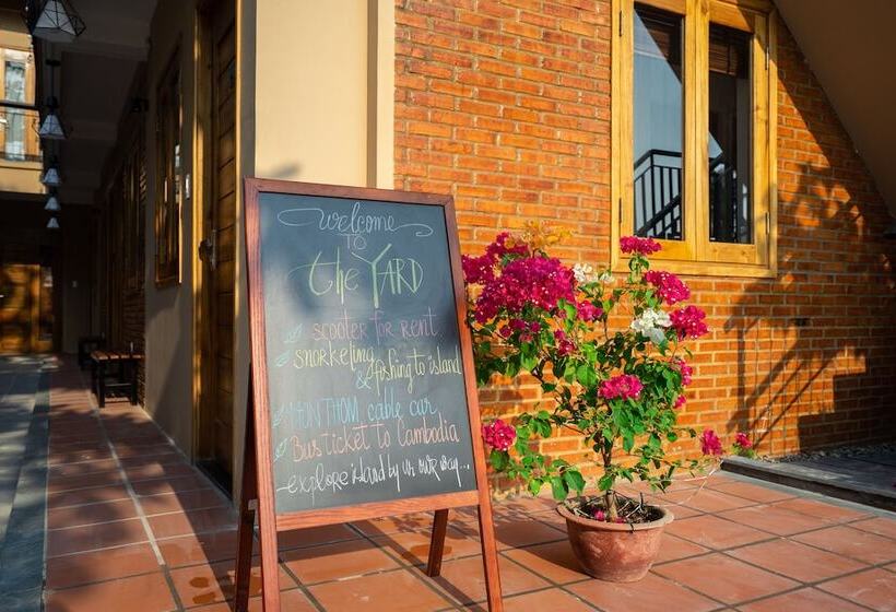 پانسیون The Yard Phu Quoc
