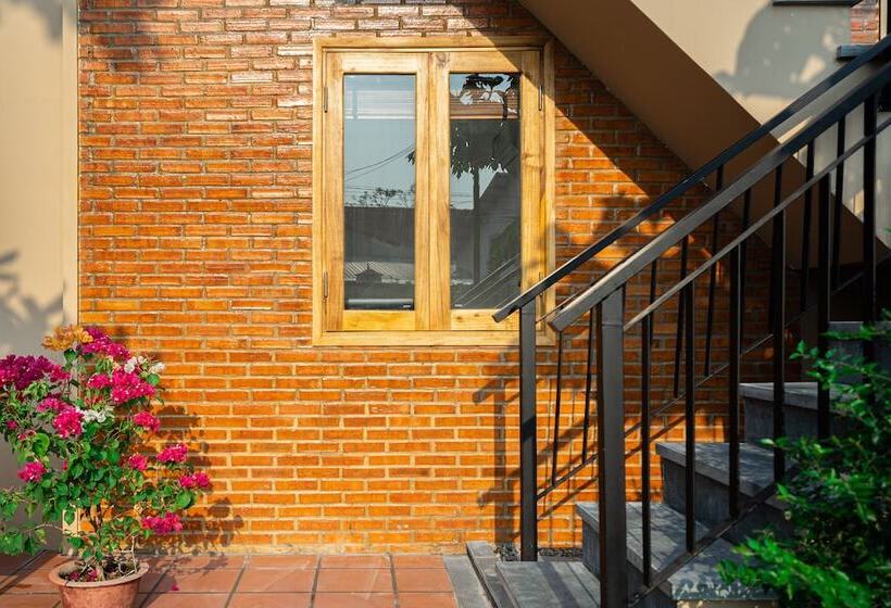 پانسیون The Yard Phu Quoc