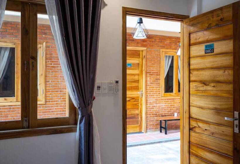 پانسیون The Yard Phu Quoc