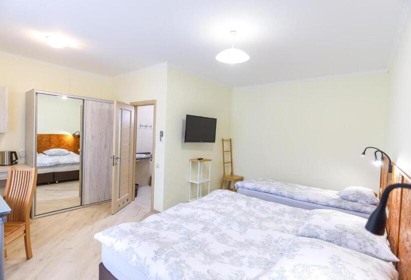 ペンション Villa Grey House