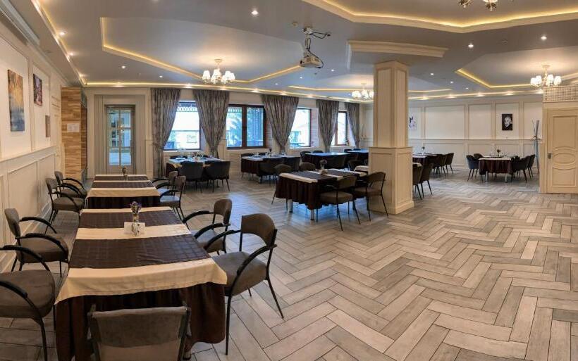 Relax Hotel   Restaurant Complex