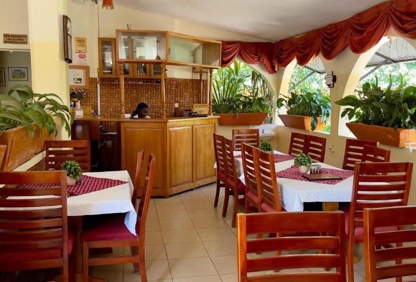 Sunset Hotel Entebbe