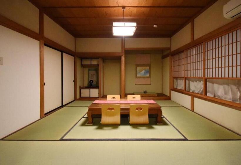 ユースホステル 一棟貸し切り ゲストハウス Sai