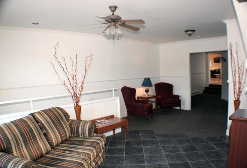 ユースホステル Auberge Du Sportif St Tite Des Caps