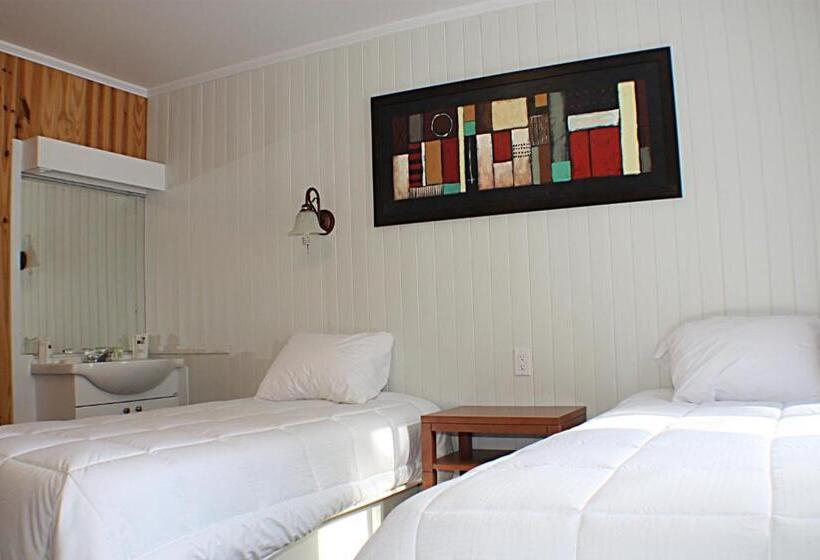 ユースホステル Auberge Du Sportif St Tite Des Caps