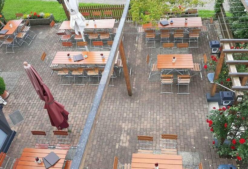 הוסטל Chambtaler Hof