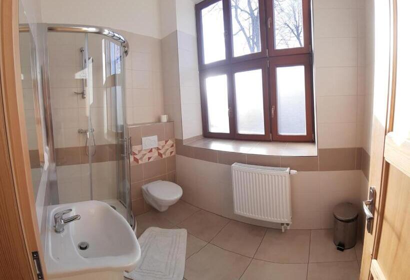 호스텔 Penzion A Restaurace U Hájků