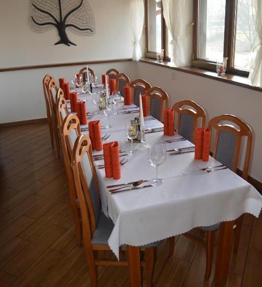 فندق صغير Restaurace A Penzion Lutena