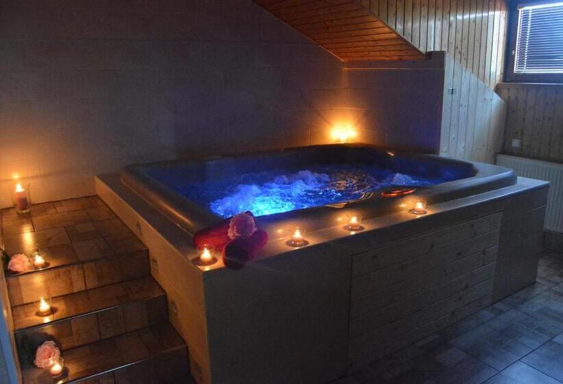 فندق صغير Restaurace A Penzion Lutena