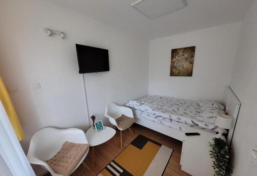 住宿加早餐  Capra Vecinului