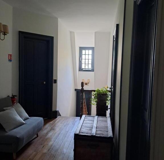 ベッドアンドブレックファースト Château De La Redortière