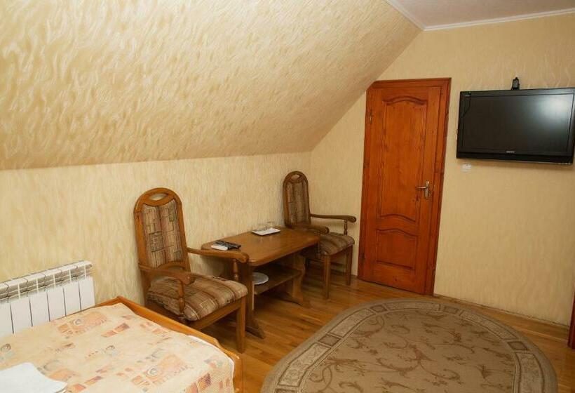 酒店 готель «вишневий сад»