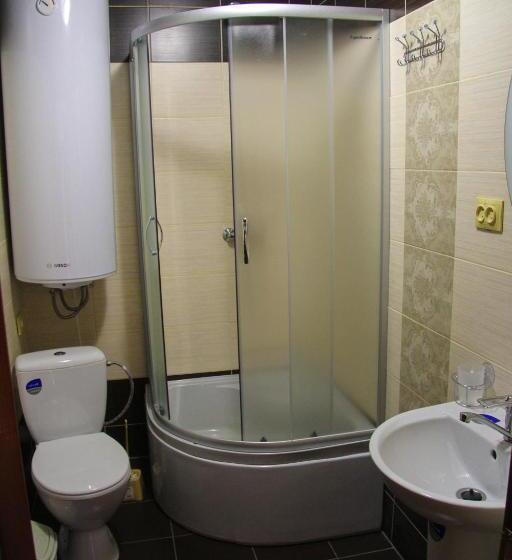 Hotell коло гір