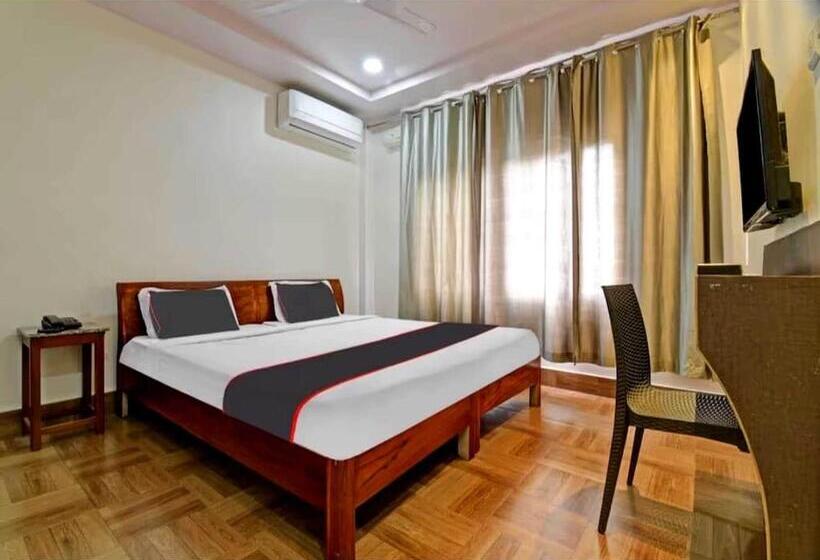 בית מלון כפרי Collection O Megha Resort