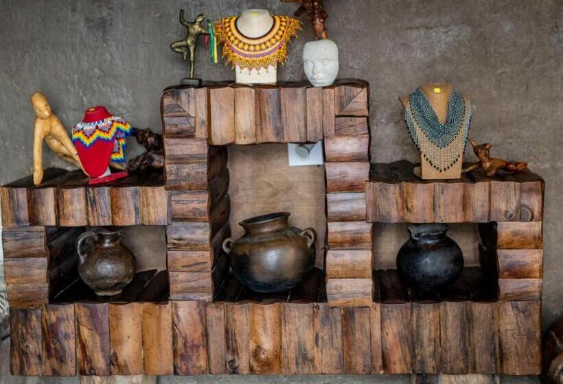 هتل Centro Turístico Inti Wasi