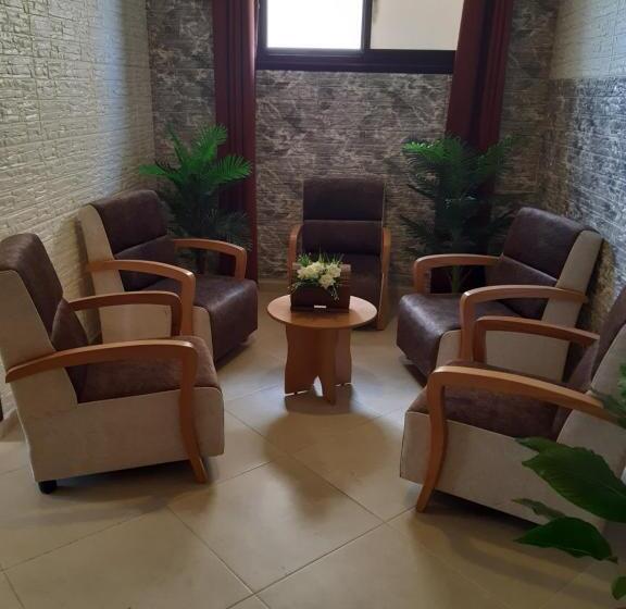 هتل Dolphin Suites