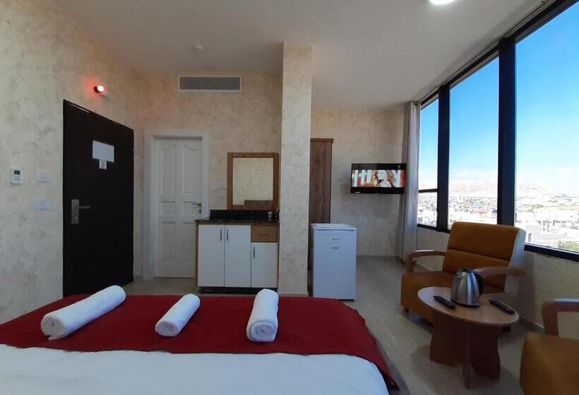 هتل Dolphin Suites