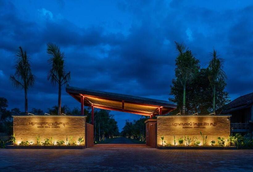 호텔 Farmhouse Resort & Spa