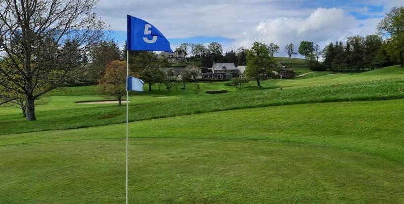 Отель Appart Hôtel Du Golf De Laguiole