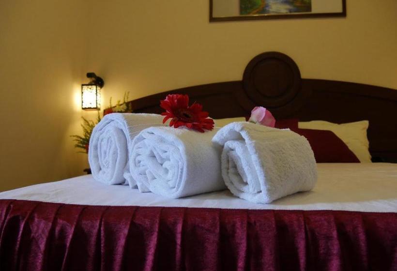 ホテル Karthika Residency