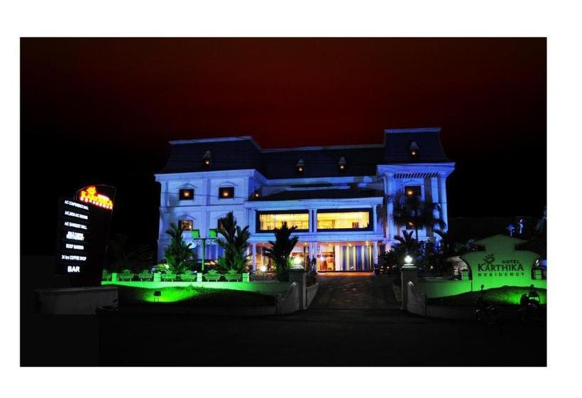 ホテル Karthika Residency