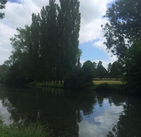 בית מלון כפרי La Caroline