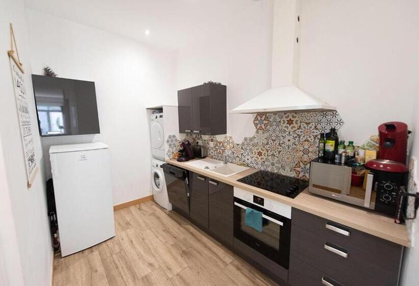 Отель Logis Hostellerie & Restaurant Du Marché