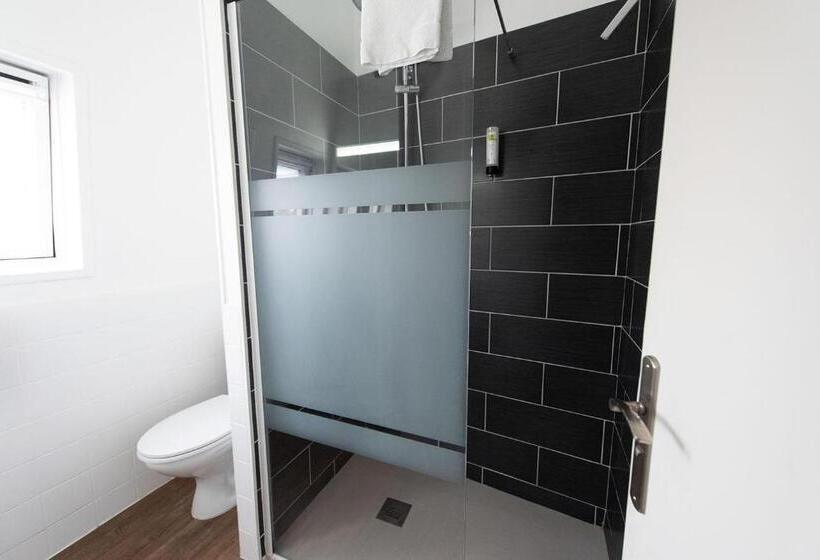 Отель Logis Hostellerie & Restaurant Du Marché