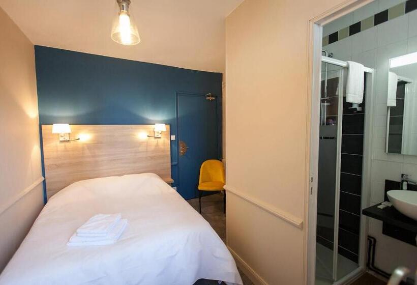 Отель Logis Hostellerie & Restaurant Du Marché